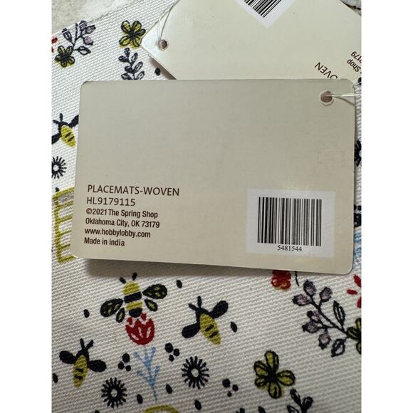 The Spring Shop Set Of 2 Placemats Honeycomb Bee Print Green Black New - Picture 5 of 7